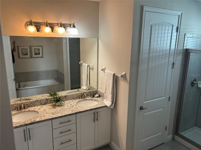 Image No.33-6 Bed Property for sale