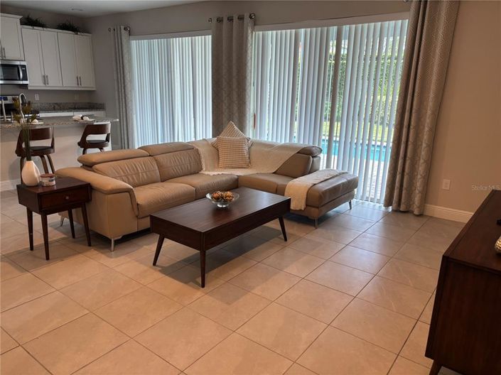 Image No.8-6 Bed Property for sale