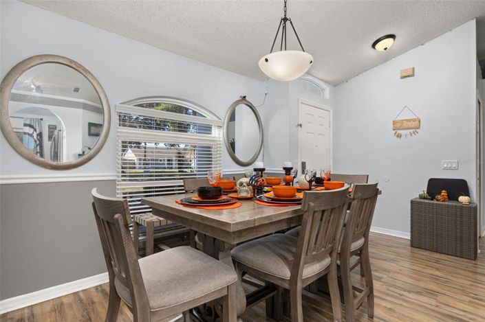 Image No.4-4 Bed Property for sale