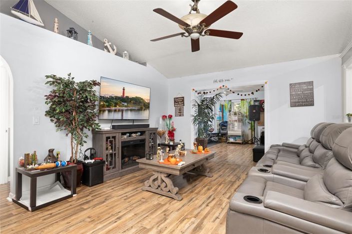 Image No.5-4 Bed Property for sale