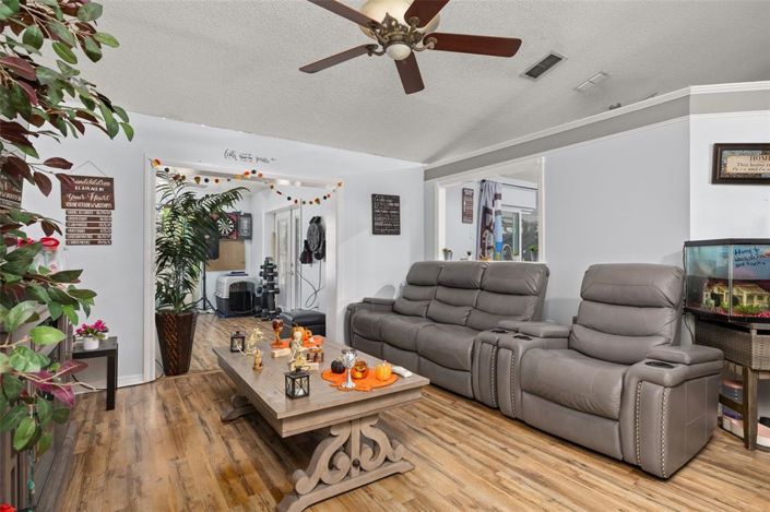 Image No.6-4 Bed Property for sale