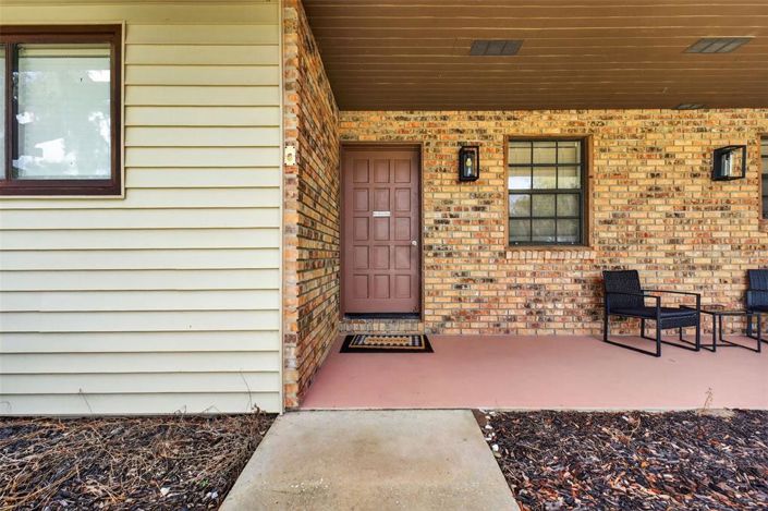 Image No.10-3 Bed Property for sale