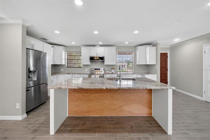 Image No.13-3 Bed Property for sale