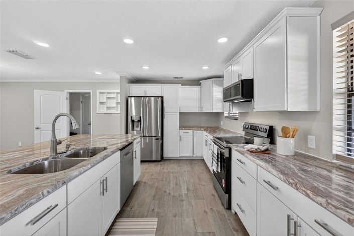 Image No.17-3 Bed Property for sale