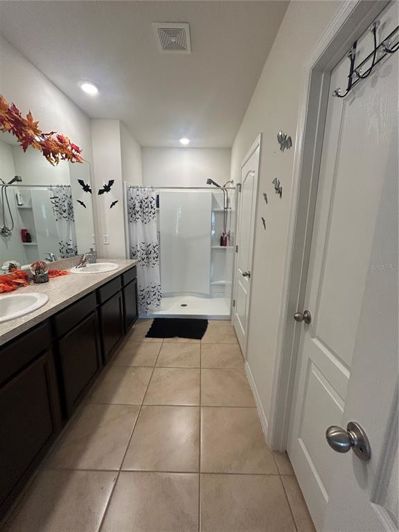 Image No.38-3 Bed Property for sale