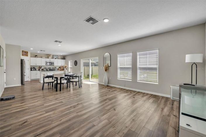 Image No.10-5 Bed Property for sale