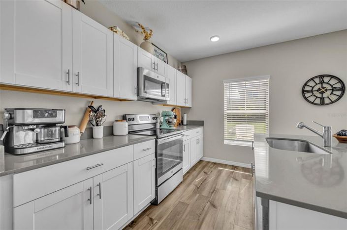 Image No.15-5 Bed Property for sale