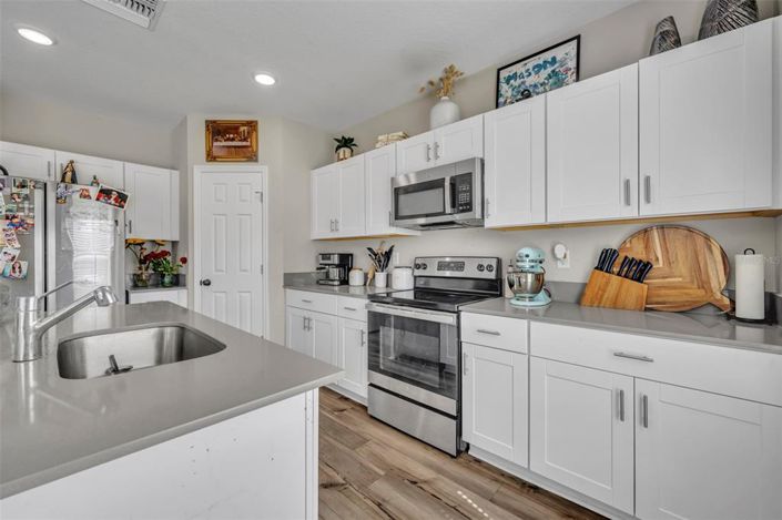 Image No.16-5 Bed Property for sale