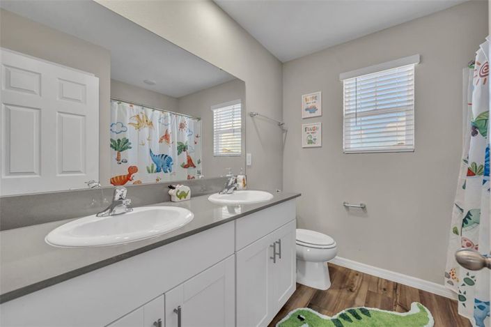 Image No.28-5 Bed Property for sale