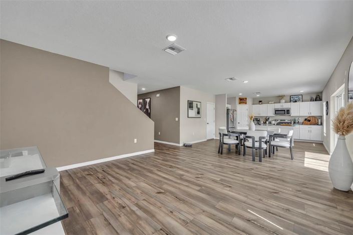 Image No.9-5 Bed Property for sale