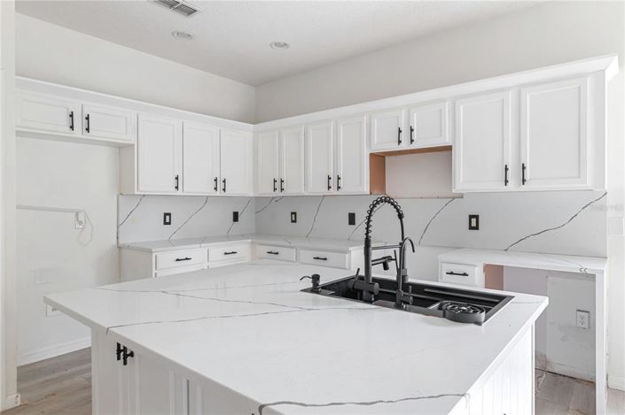 Image No.3-4 Bed Property for sale