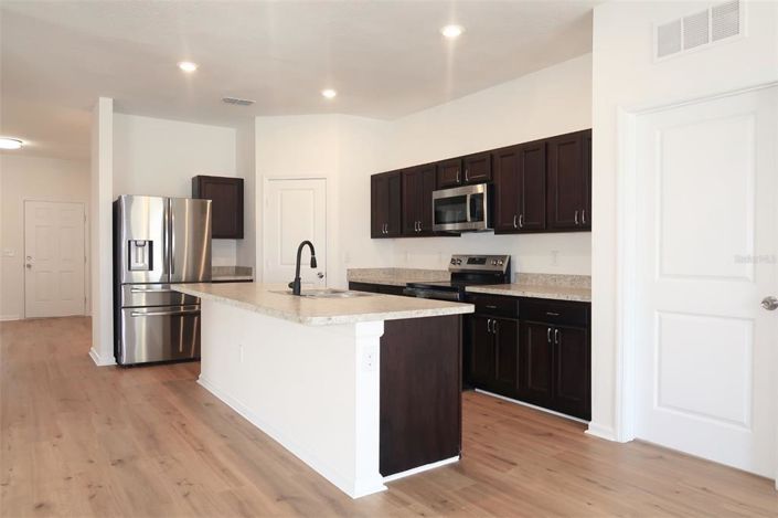 Image No.17-4 Bed Property for sale