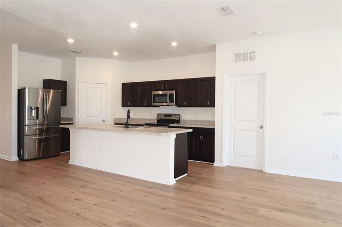 Image No.18-4 Bed Property for sale