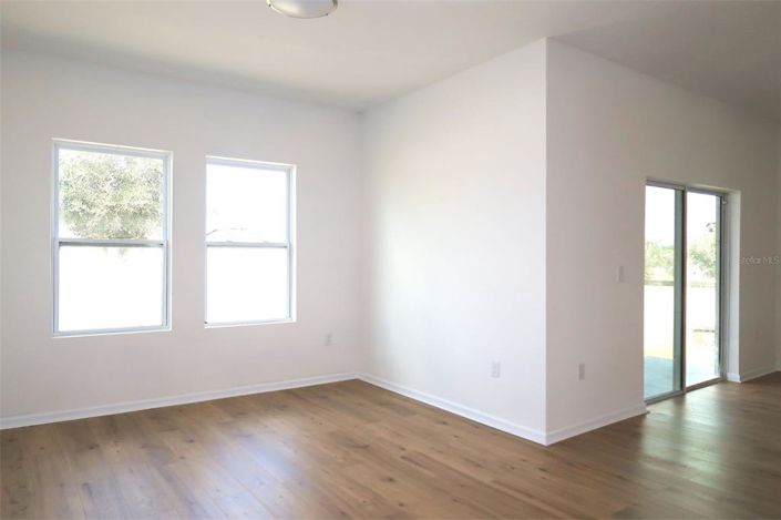 Image No.20-4 Bed Property for sale