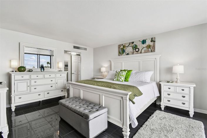 Image No.27-1 Bed Property for sale