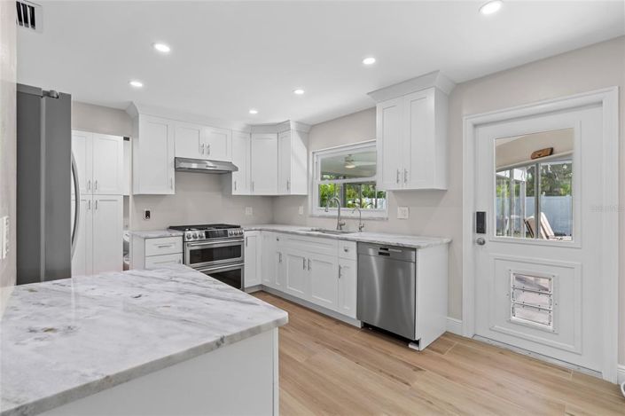 Image No.19-2 Bed Property for sale