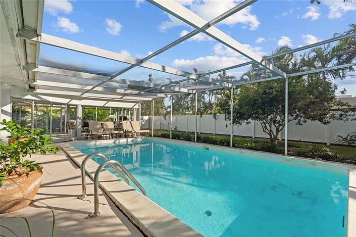 Image No.40-2 Bed Property for sale