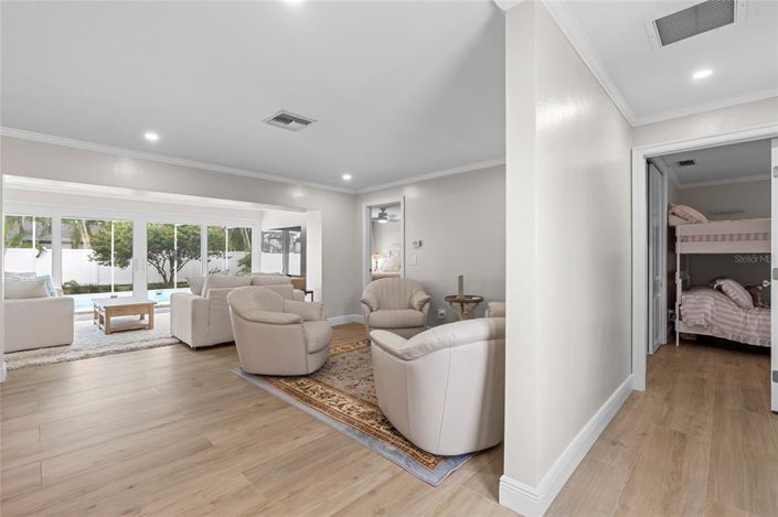 Image No.6-2 Bed Property for sale