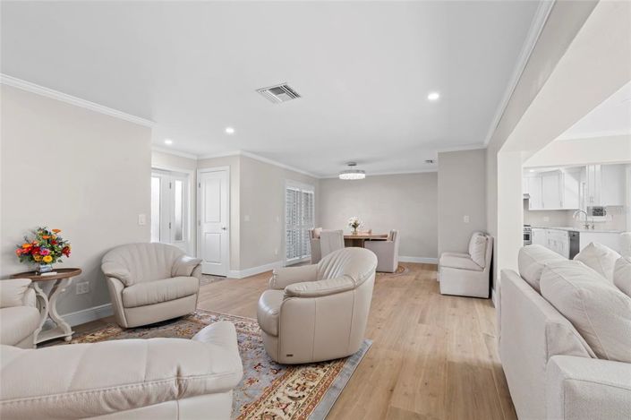 Image No.9-2 Bed Property for sale