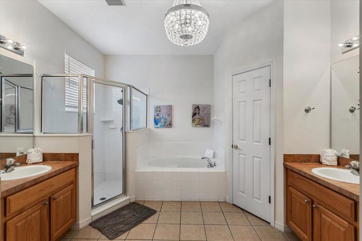 Image No.20-5 Bed Property for sale