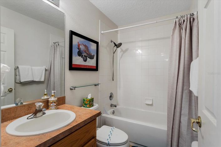 Image No.25-5 Bed Property for sale