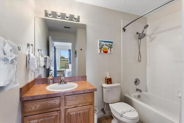 Image No.28-5 Bed Property for sale