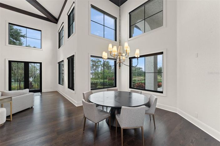 Image No.12-4 Bed Property for sale