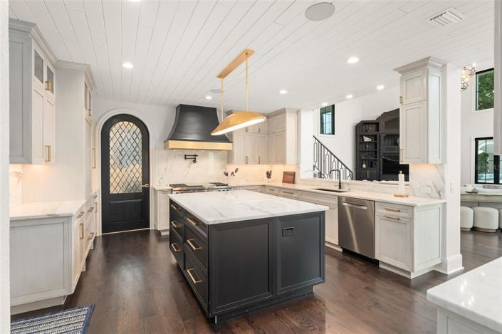 Image No.15-4 Bed Property for sale