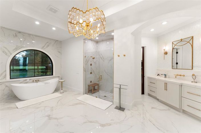 Image No.30-4 Bed Property for sale