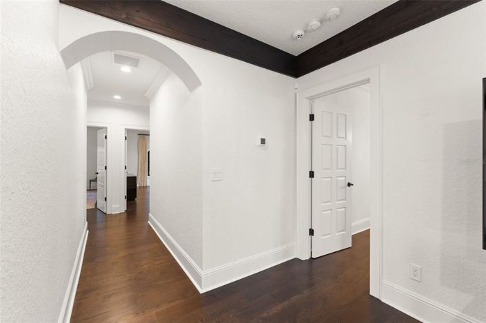 Image No.40-4 Bed Property for sale