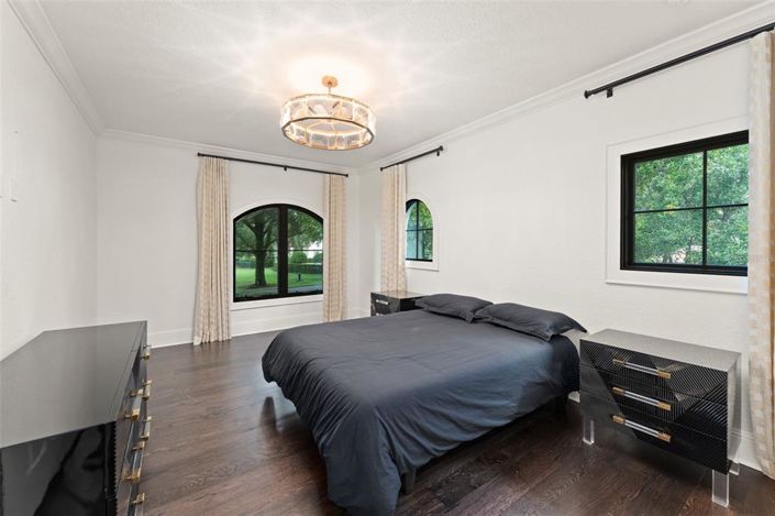 Image No.45-4 Bed Property for sale