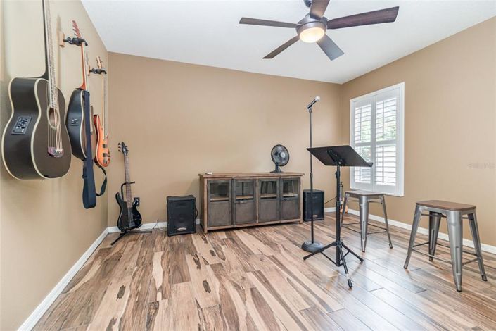 Image No.19-4 Bed Property for sale