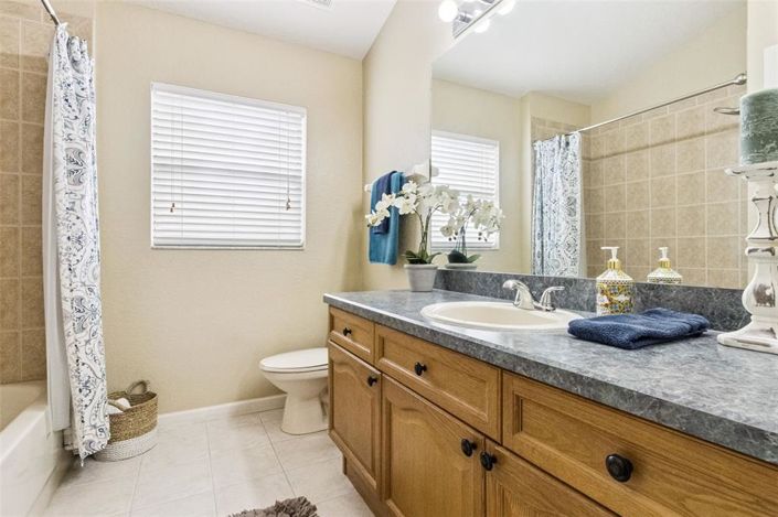 Image No.10-3 Bed Property for sale