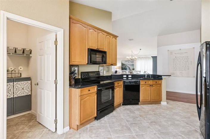 Image No.17-3 Bed Property for sale