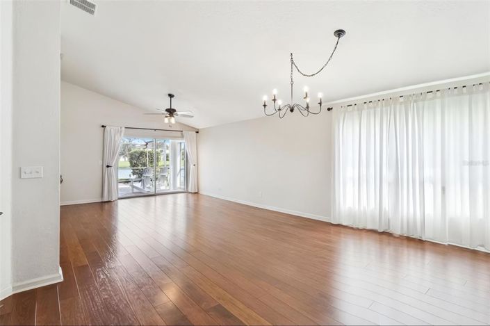 Image No.25-3 Bed Property for sale