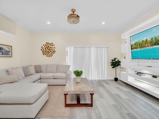 Image No.12-4 Bed Townhouse for sale