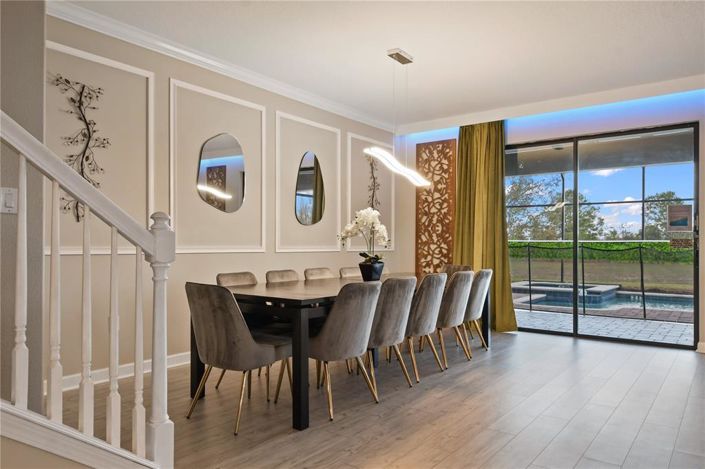 Image No.12-8 Bed Property for sale