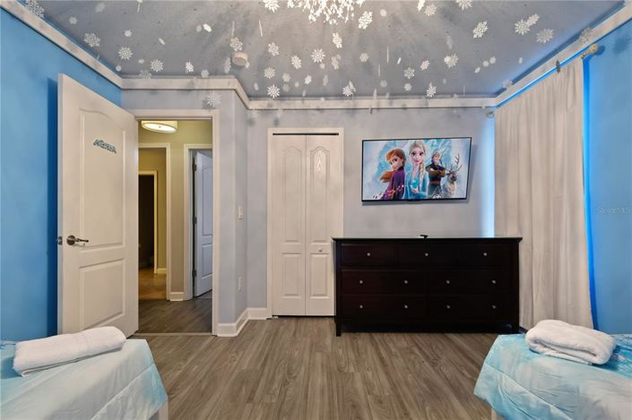 Image No.21-8 Bed Property for sale