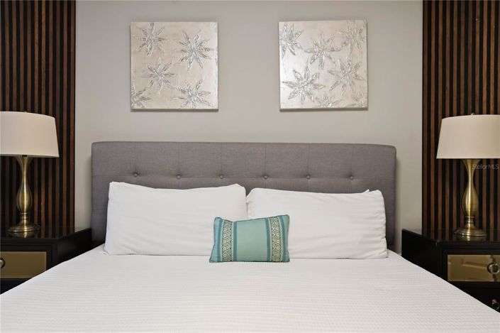 Image No.48-8 Bed Property for sale