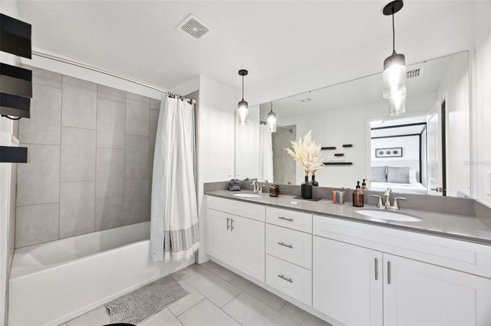 Image No.20-5 Bed Townhouse for sale