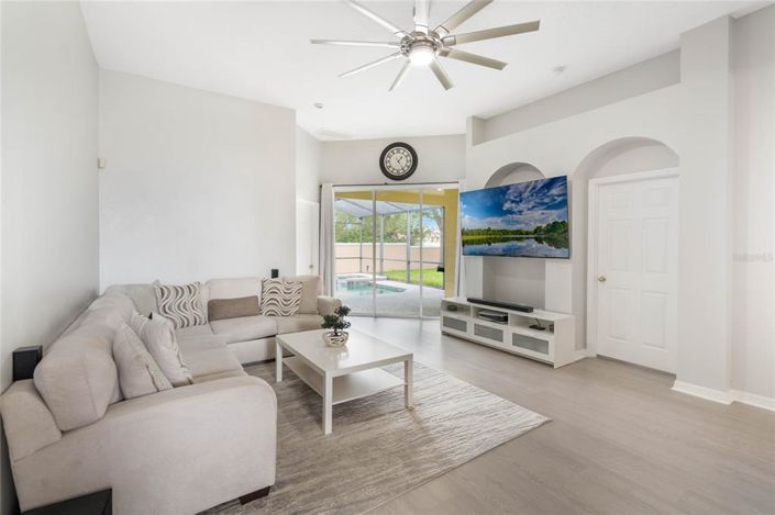 Image No.3-4 Bed Property for sale