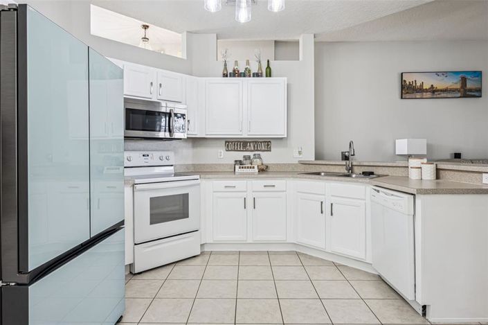 Image No.5-4 Bed Property for sale