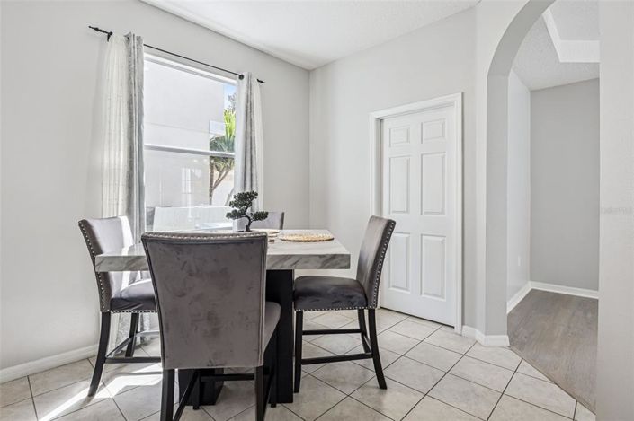 Image No.6-4 Bed Property for sale