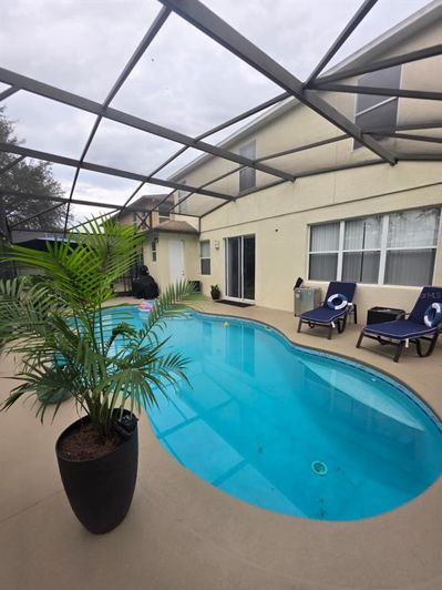 Image No.10-6 Bed Property for sale