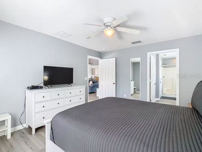 Image No.14-3 Bed Property for sale