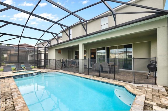 Image No.23-9 Bed Property for sale