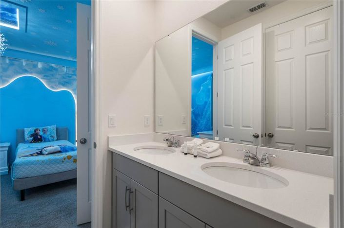 Image No.51-9 Bed Property for sale