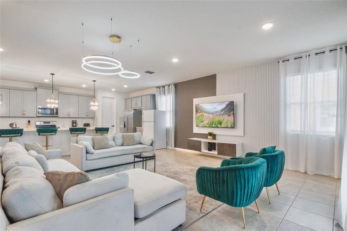 Image No.7-9 Bed Property for sale