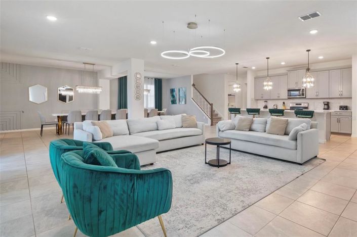 Image No.8-9 Bed Property for sale