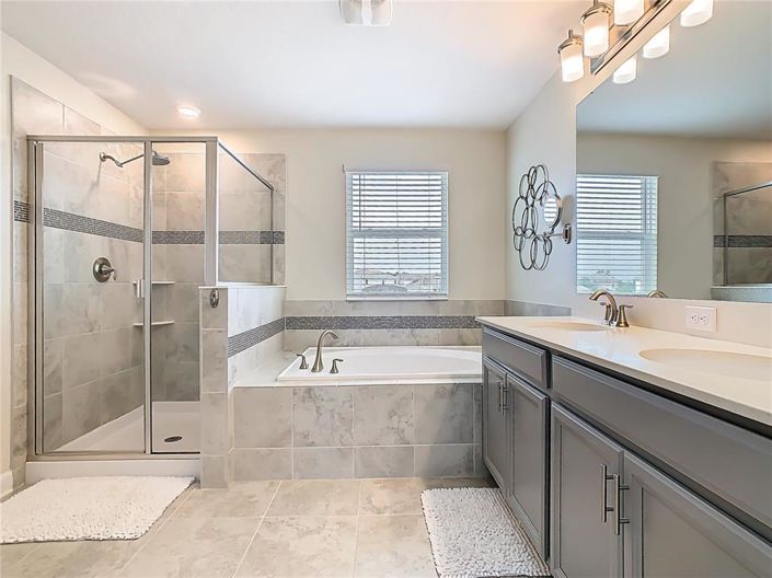 Image No.30-6 Bed Property for sale